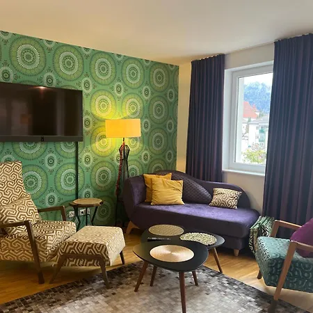 Im Loidls Apartment *