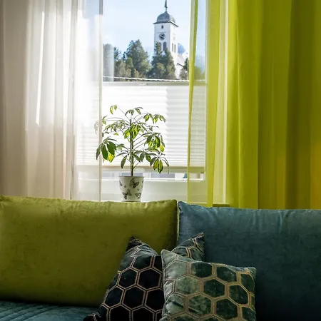Im Loidls Apartment *