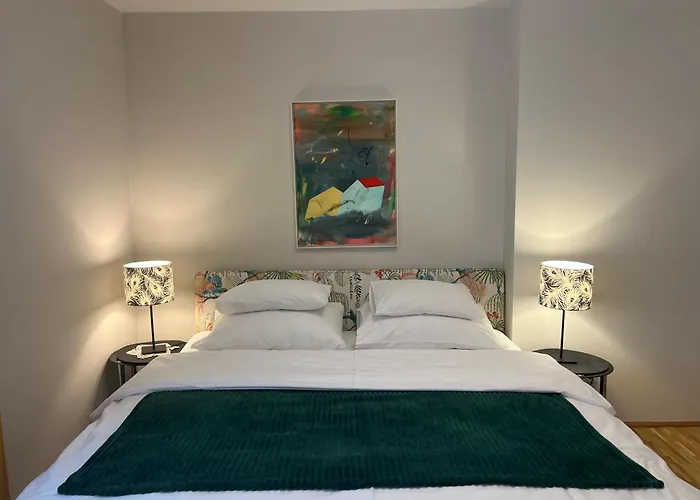 Im Loidls Apartment *